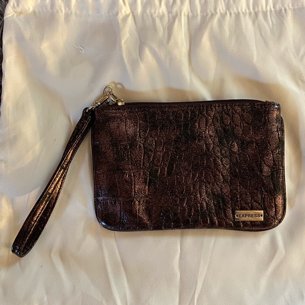BUNDLE Express Women’s Wristlets